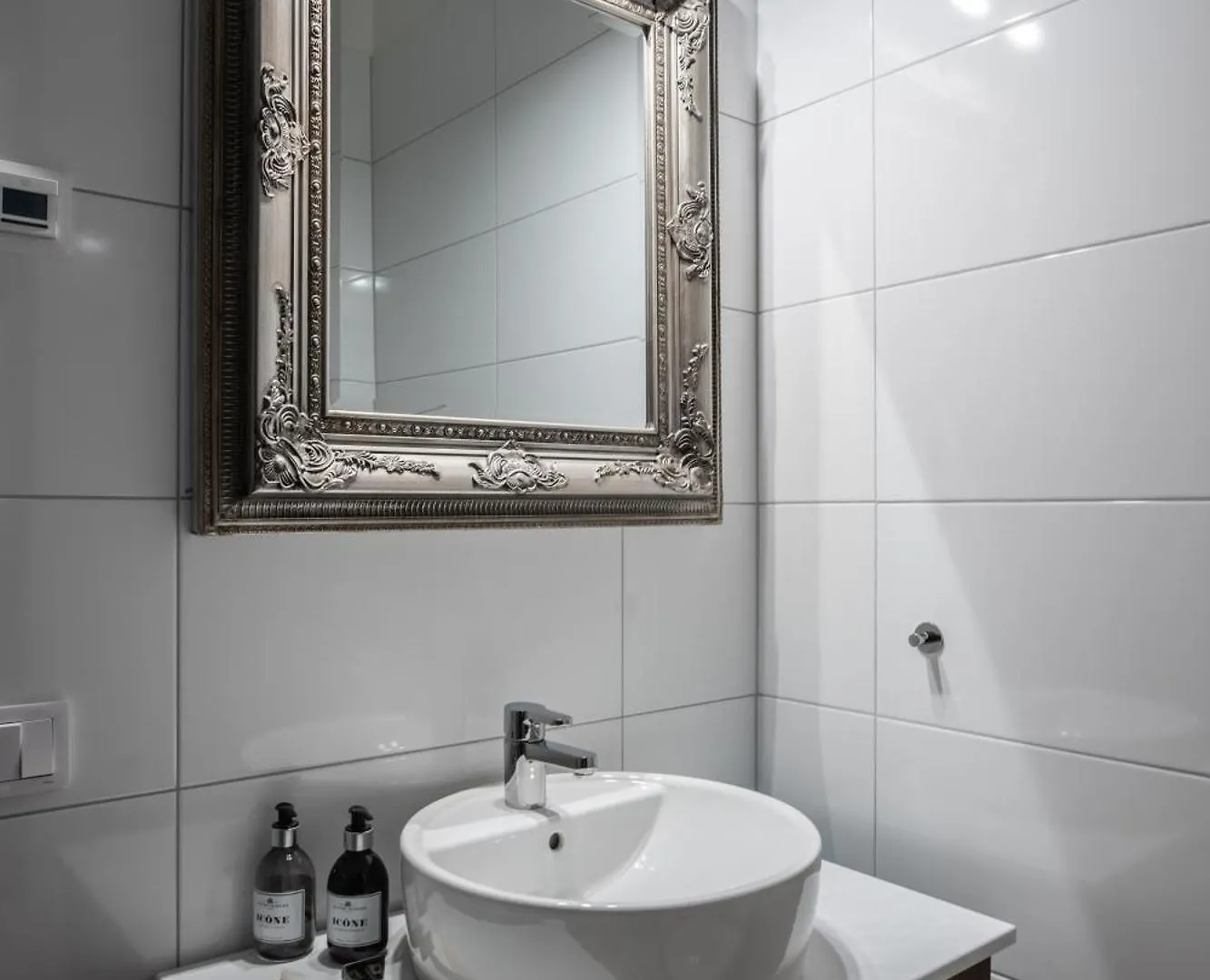 Spacious Oasis Only Minutes From The City Center 스톡홀름 아파트